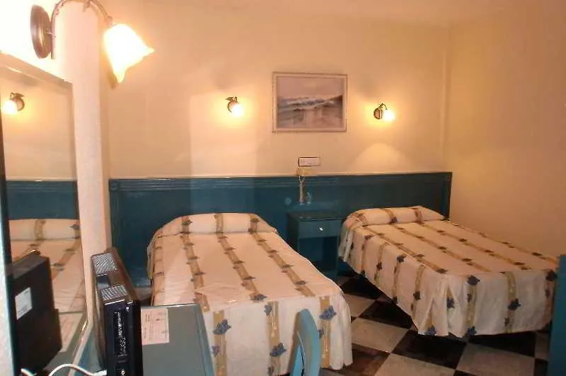 Hotel Agur Fuengirola 2*,